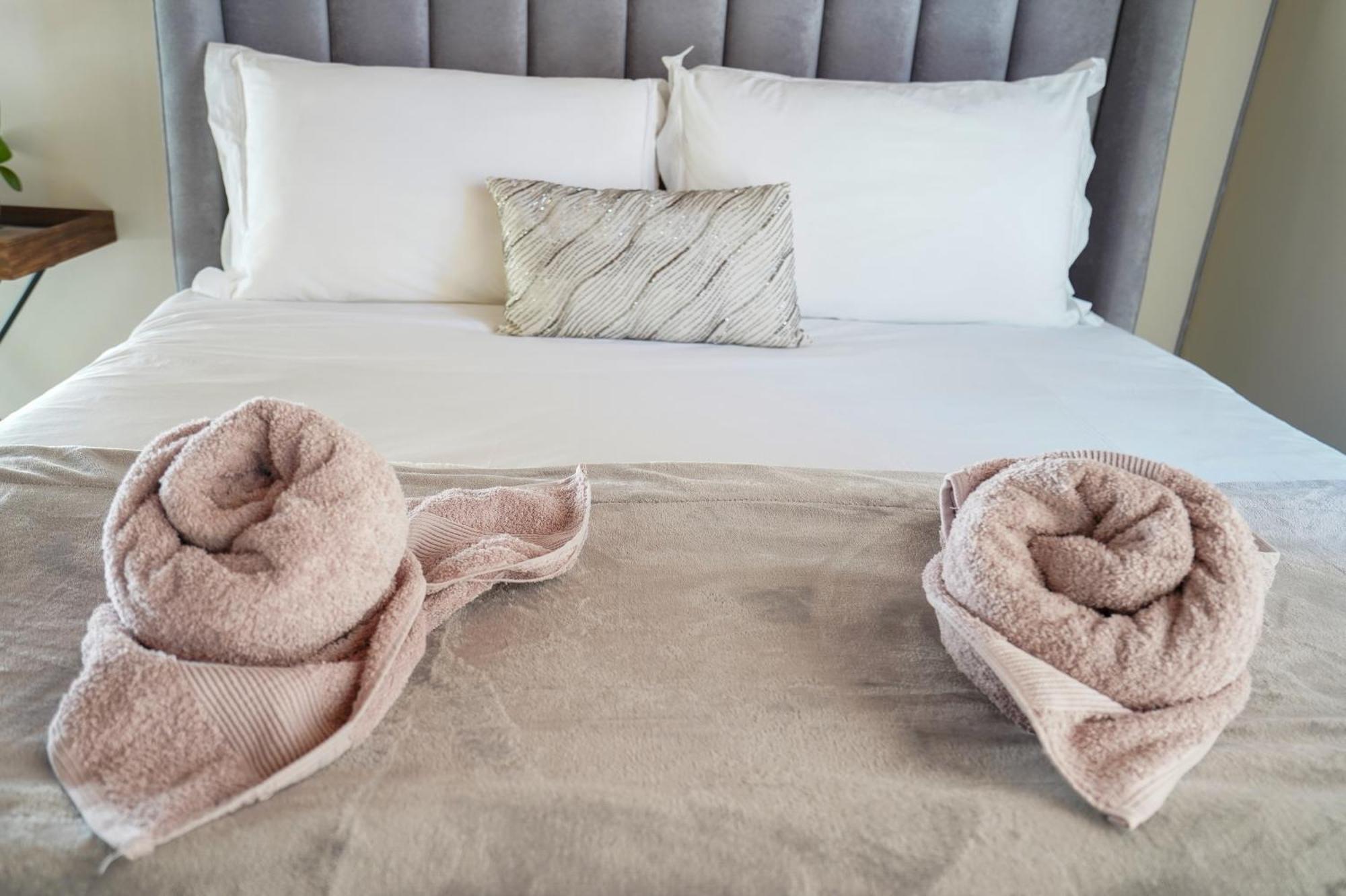 Ocean Vibes Hotel เคปทาวน์ ภายนอก รูปภาพ
