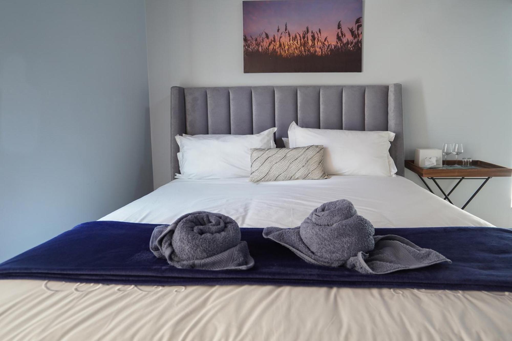Ocean Vibes Hotel เคปทาวน์ ภายนอก รูปภาพ