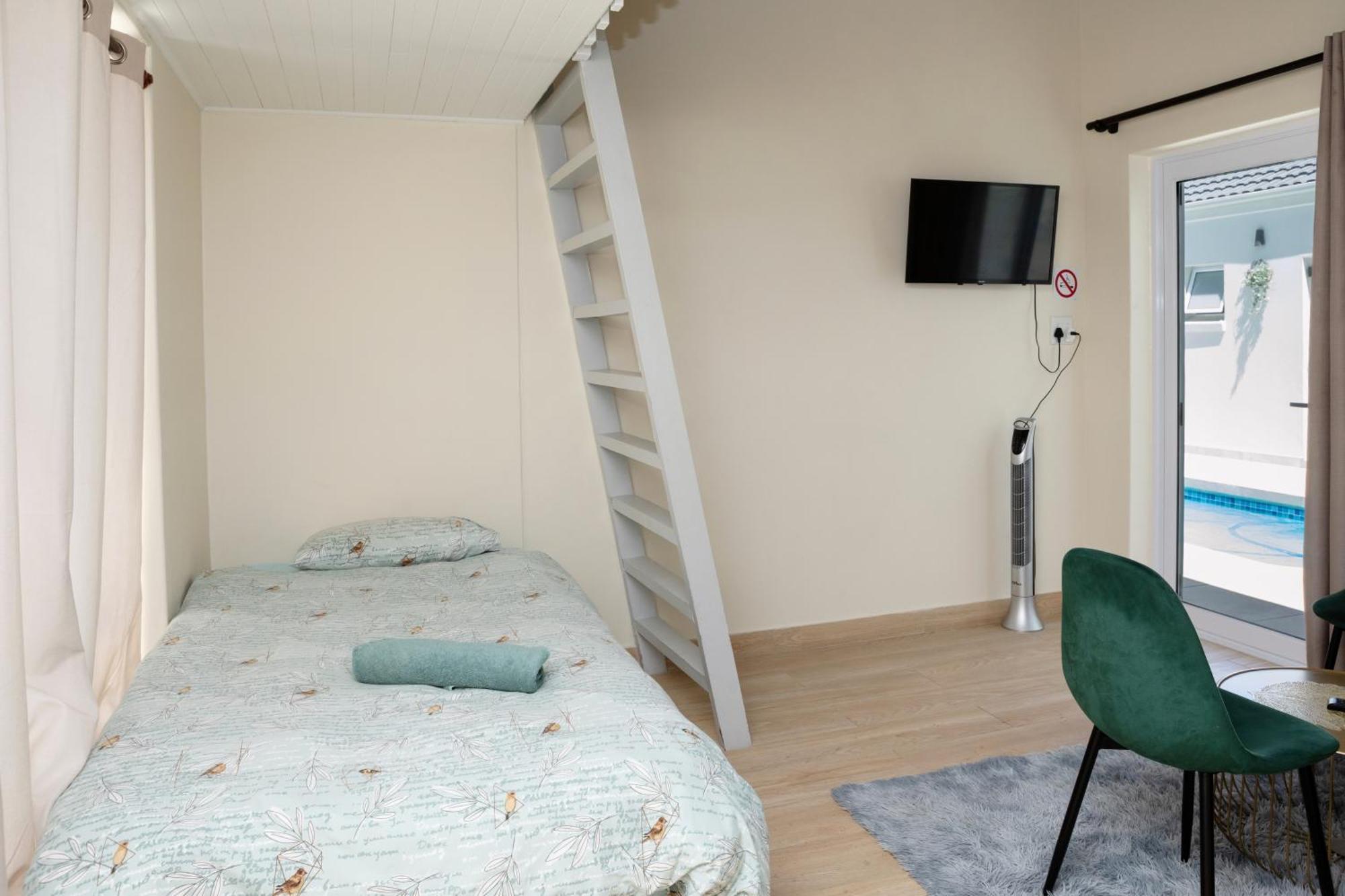 Ocean Vibes Hotel เคปทาวน์ ภายนอก รูปภาพ